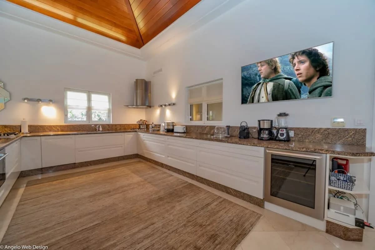 Glorious Sea View Villa with Own Cinema and Gym photo 4