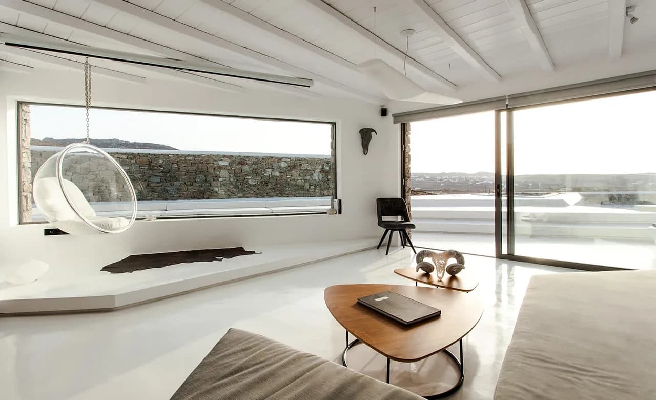 Sun Washed Villa with Aesthetic Amenities photo 2