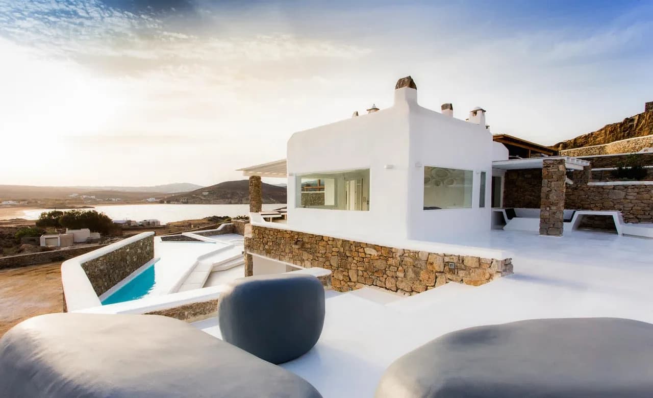Sun Washed Villa with Aesthetic Amenities photo 5