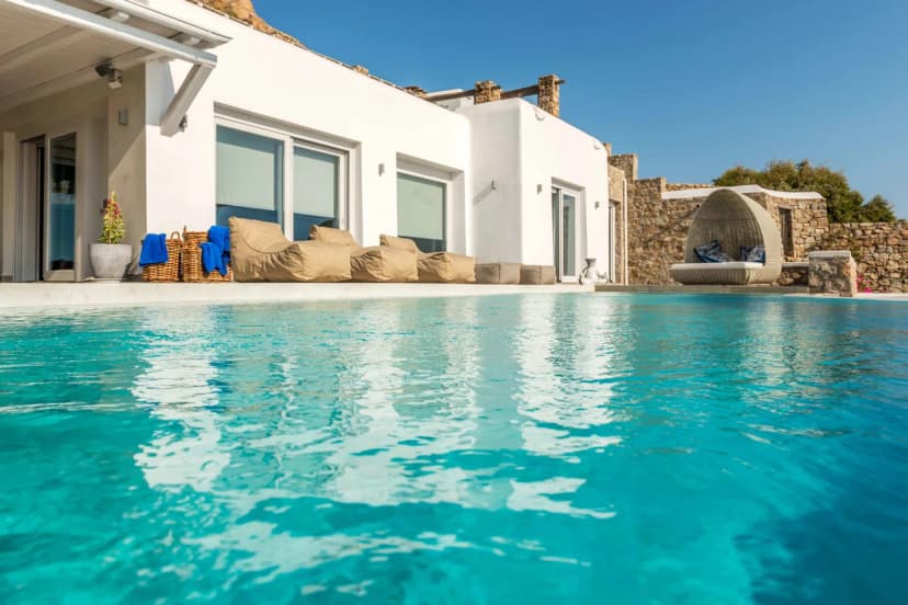 Fantastic 6 Br Villa Located In a Great Location