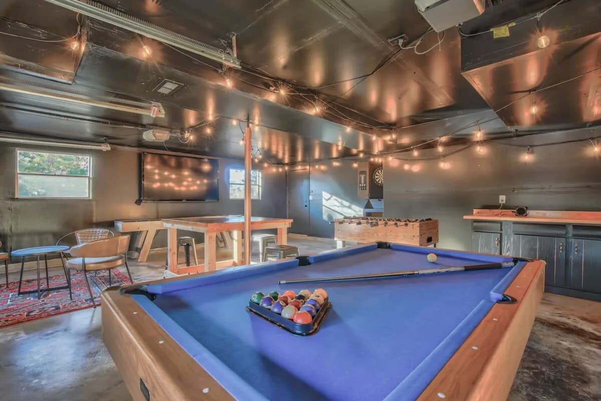 Game Lounge Four Bedroom Villa in Colorado Springs photo 4
