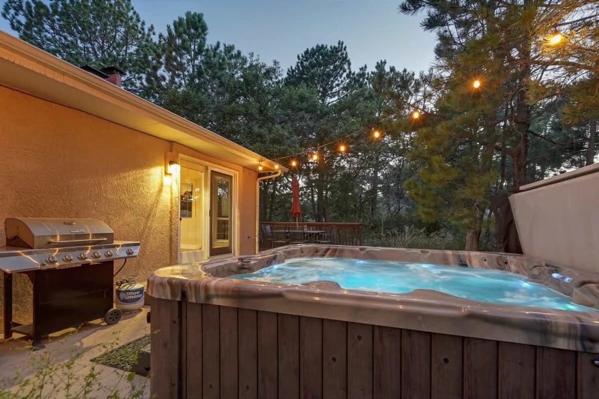 Game Lounge Four Bedroom Villa in Colorado Springs photo 5