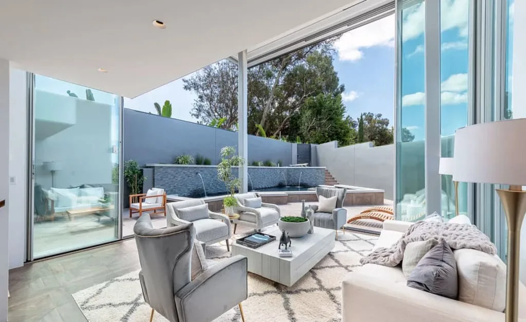 Reimagined Fantastic Villa with Delightful Amenities photo 2