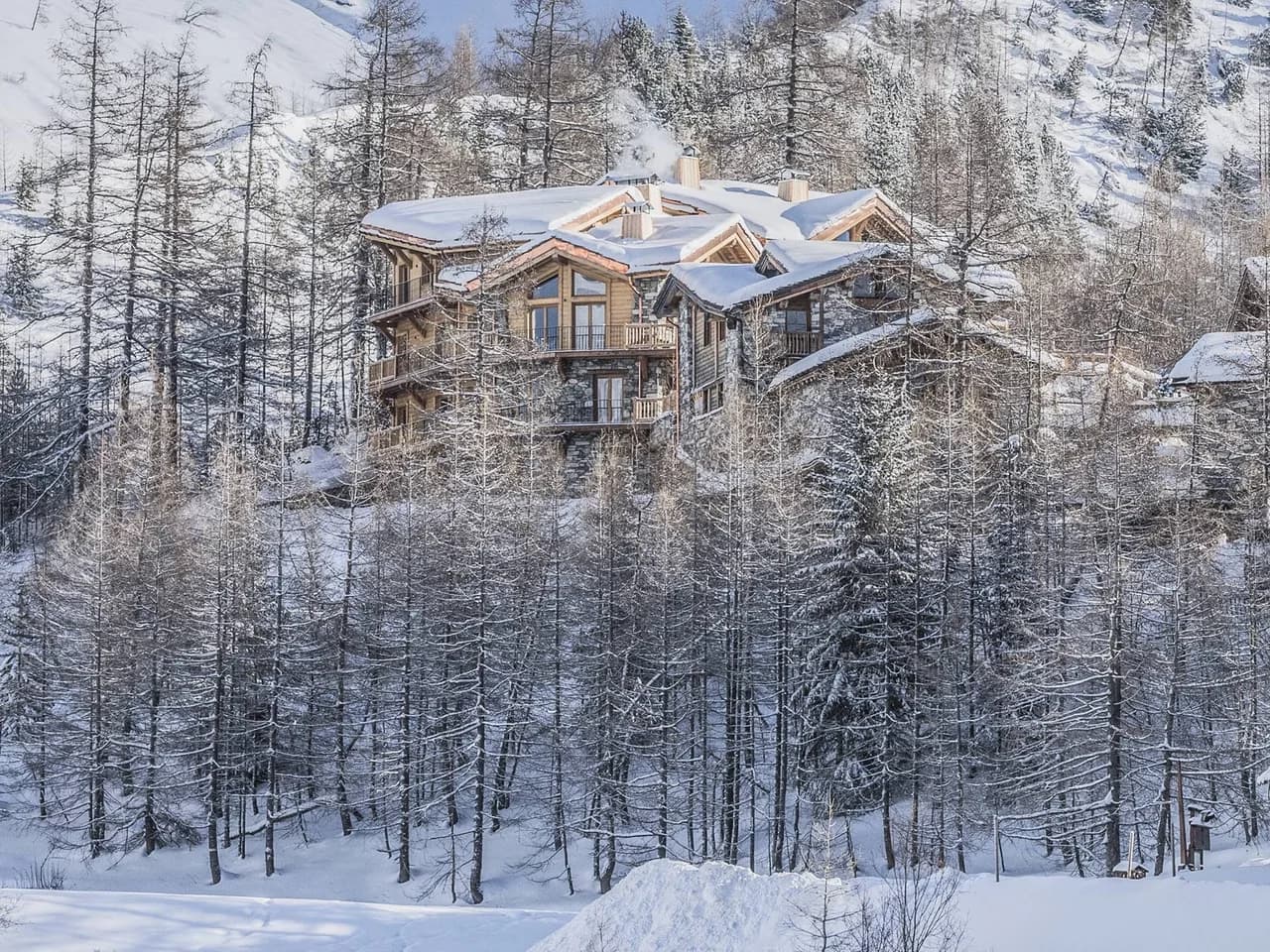 An impressive property in exclusive Le Cret with iconic Val-d'Isère views