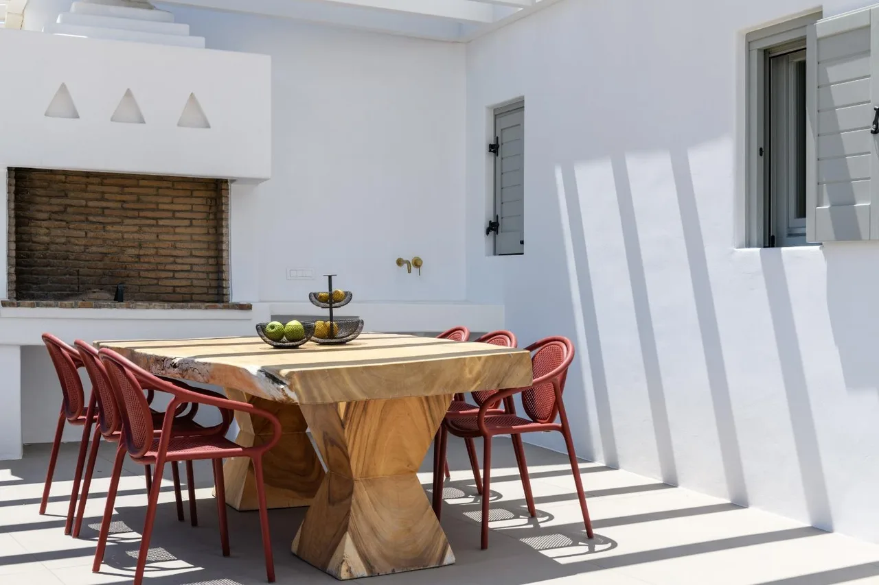 Spacious 9 Bedroom Villa with Aesthetic Furniture photo 2