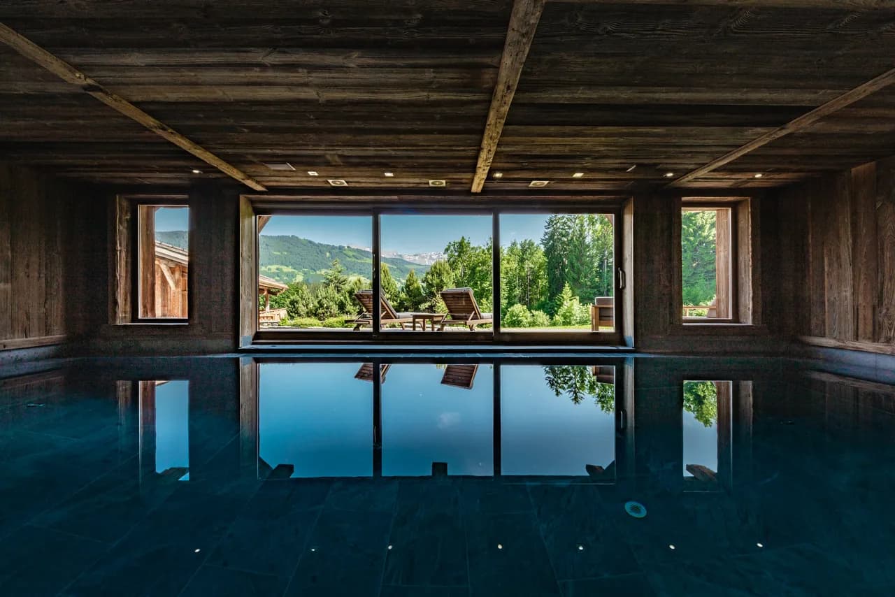 Perfect twin Chalets in one of France's most prestigious ski resorts photo 4