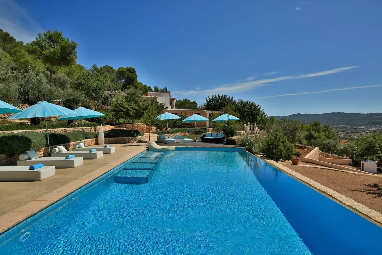 Classically reformed Ibiza finca with sweeping views over San Antonio Bay photo 3