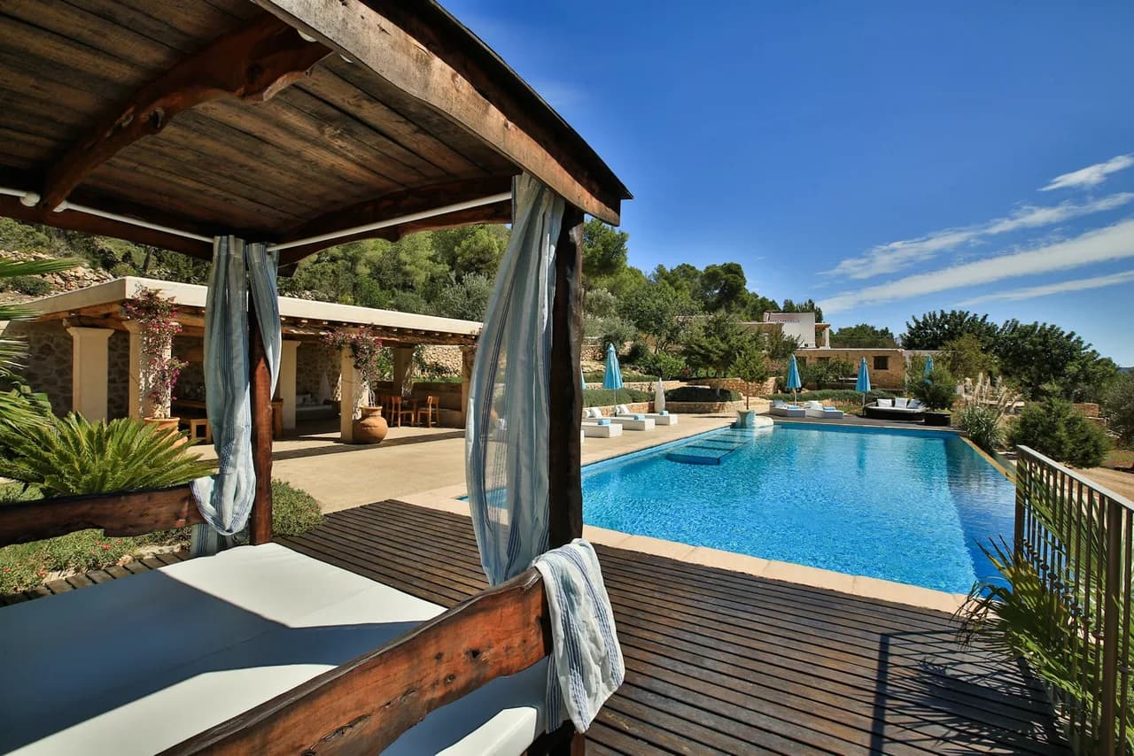 Classically reformed Ibiza finca with sweeping views over San Antonio Bay photo 5