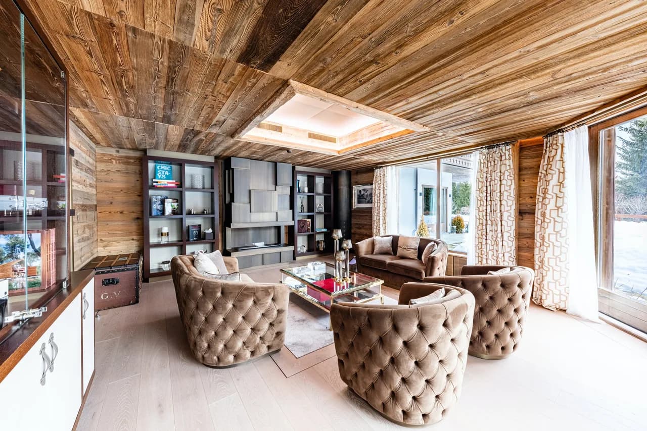 AN IDYLLIC, SOPHISTICATED ALPINE CHALET WITH OUTSTANDING SPA FACILITIES photo 4