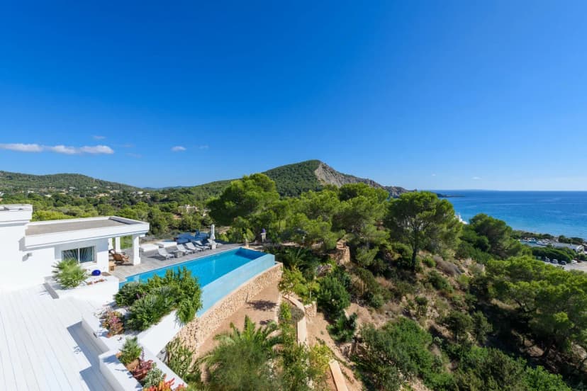Elegant Home With Stunning Views, Within Walking Distance of the Blue Marlin Beach Club
