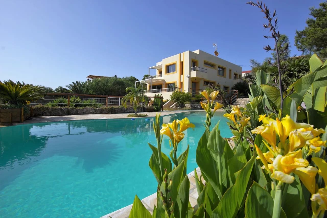 Delightful town house with beautiful pool, close to Ibiza Town photo 4