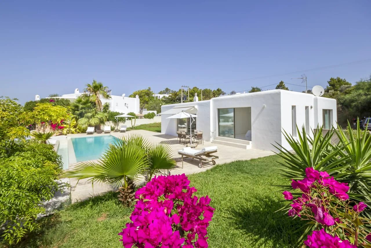 Modern property perfectly located close to Ibiza with sweeping views of Ibiza Town photo 2