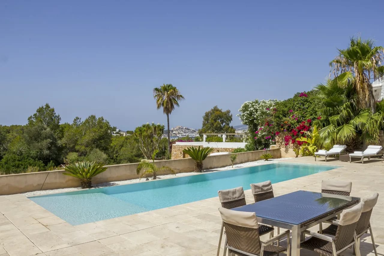 Modern property perfectly located close to Ibiza with sweeping views of Ibiza Town photo 4