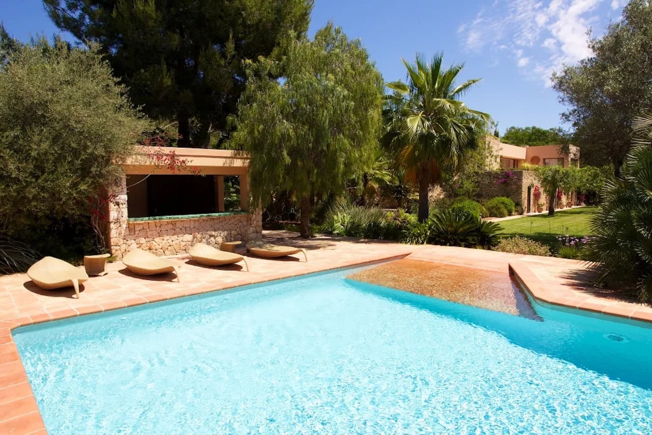 Luxury villa in beautifully landscaped gardens close to Ibiza Town photo 2