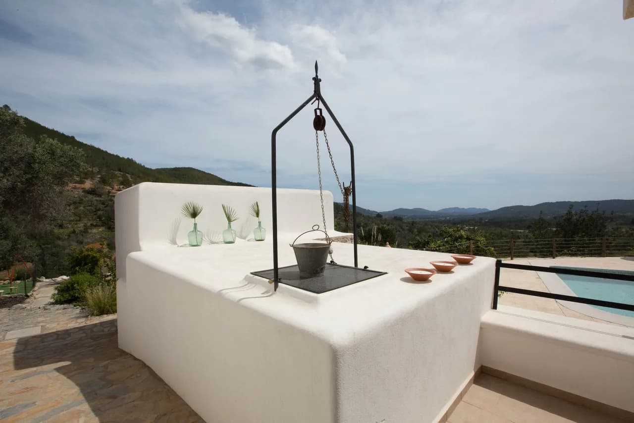 SITUATED ON A HILLSIDE JUST OUTSIDE THE VILLAGE OF SAN JUAN WITH SUNSET VIEWS OF BENIRRAS BAY photo 3