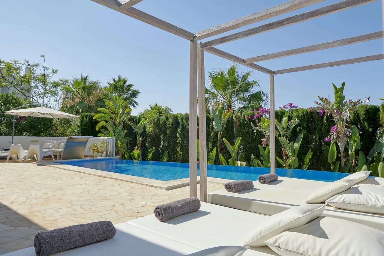 Wonderful family villa within walking distance to all amenities photo 2