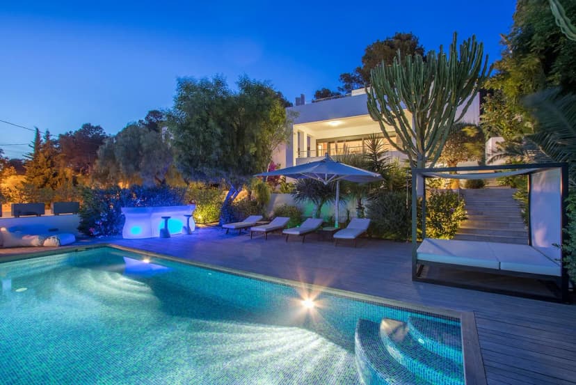 Beautiful newly built villa with great sea views in a much sought after area close to Talamanca
