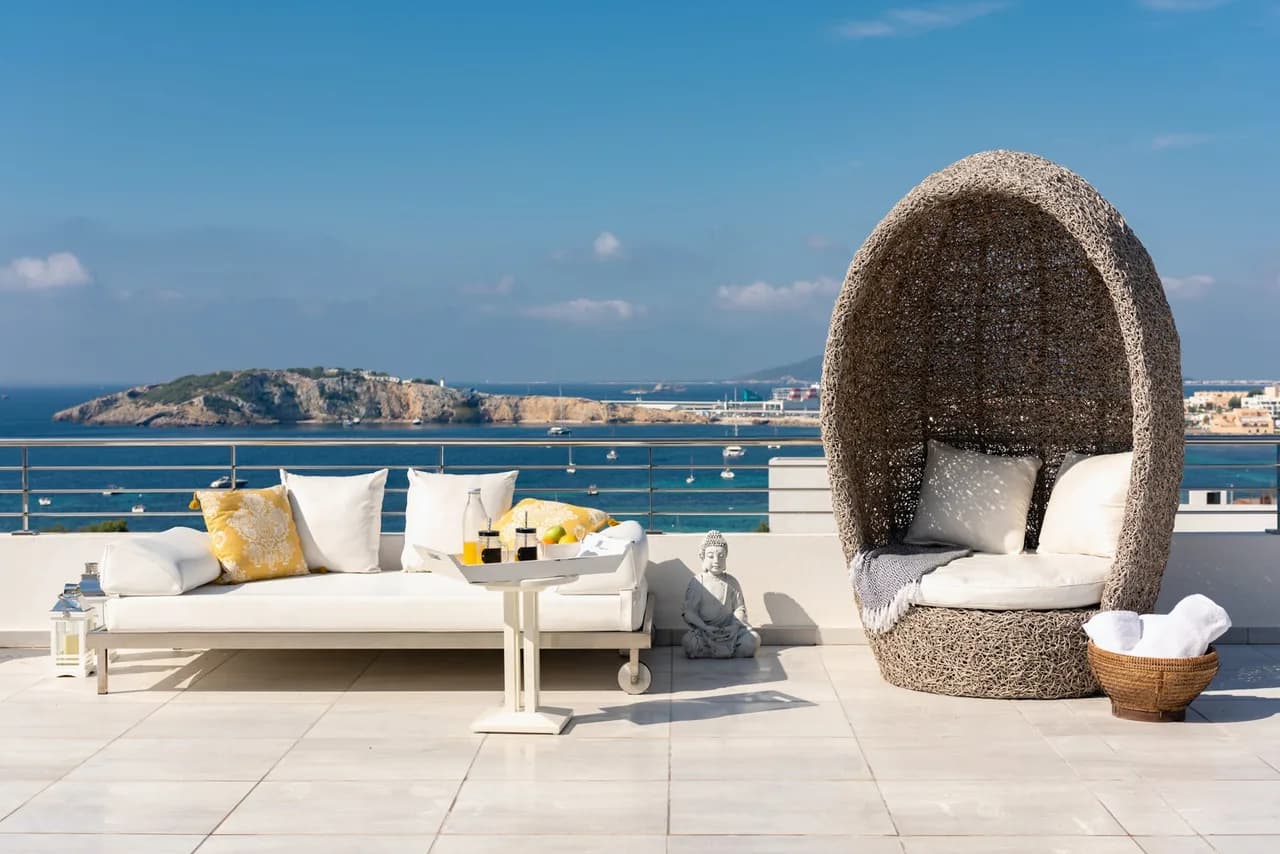 Beautiful newly built villa with great sea views in a much sought after area close to Talamanca photo 3