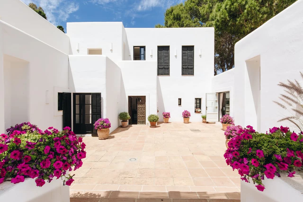 Wonderfully Appointed Villa, Located Within Peaceful Surroundings in the Heart of Ibiza photo 4