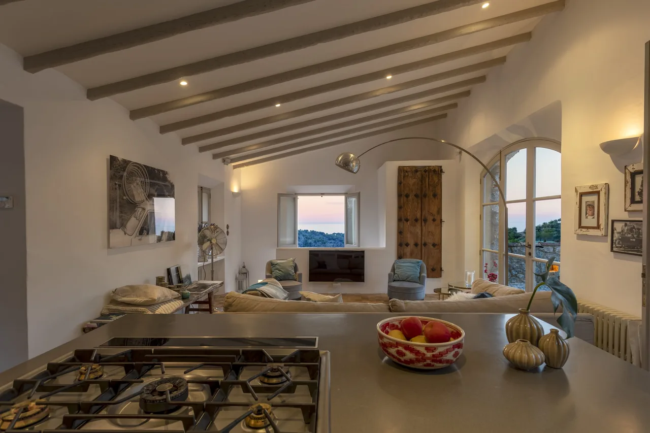 Stylish 4BR Deia Town House With Stunning Mountain and Sea Views photo 5