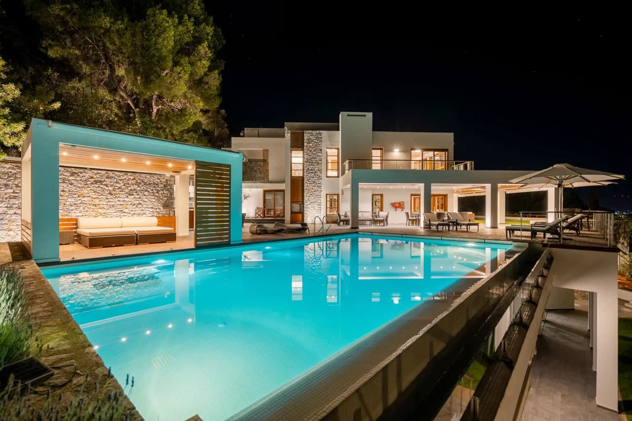 Elegant And Simplistic Villa With Top Notch Facilities photo 5