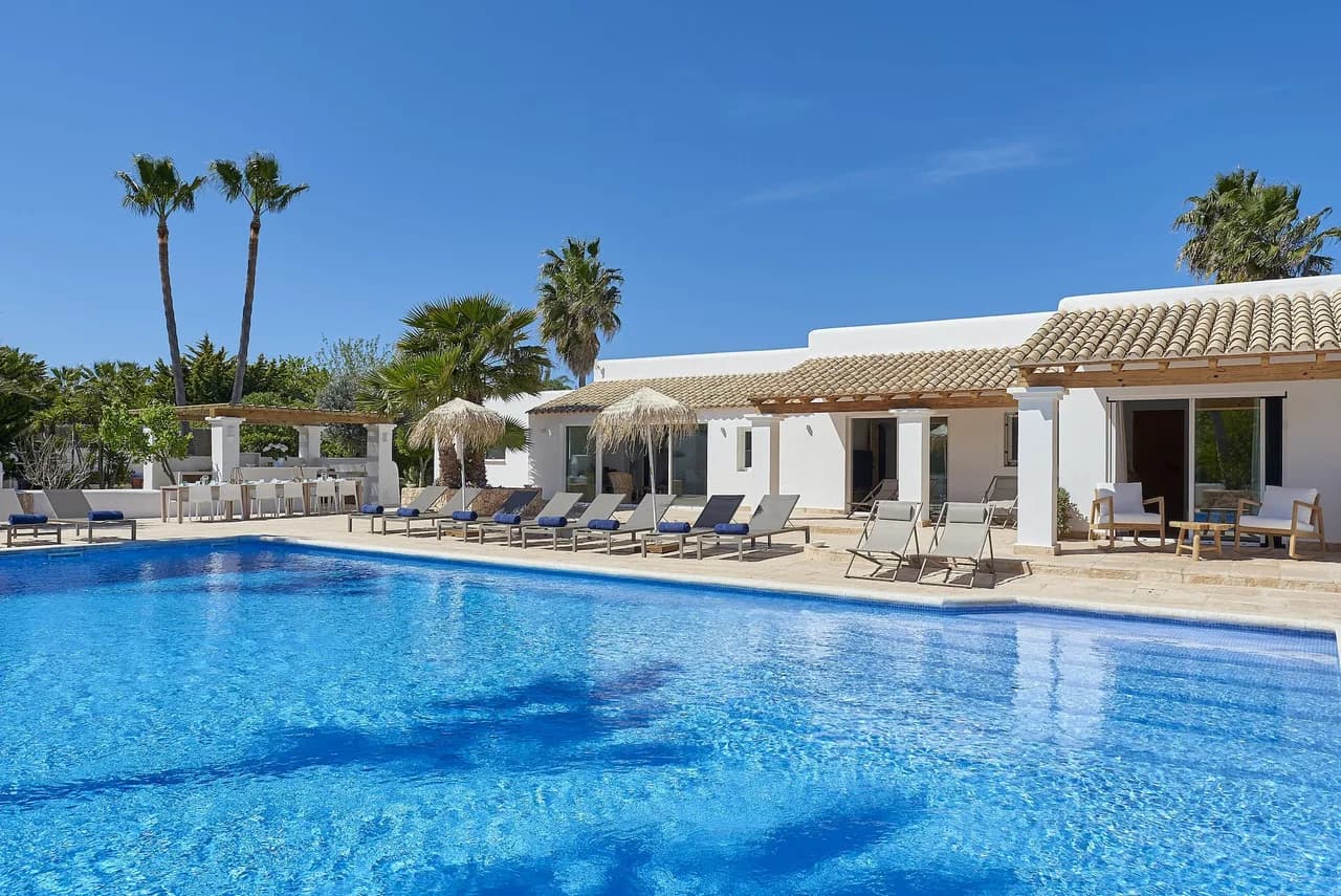 Impressive villa situated in a quiet, rural location in San Jose close to Cala Bassa photo 2