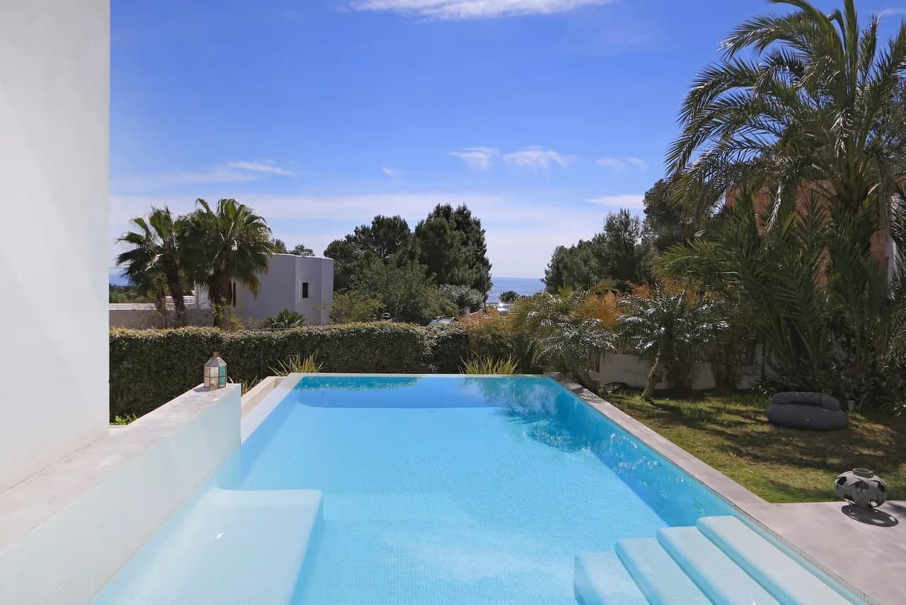 Beautiful Villa With Design-led Interiors and Stunning Pool Space Close to Ibiza Town photo 2