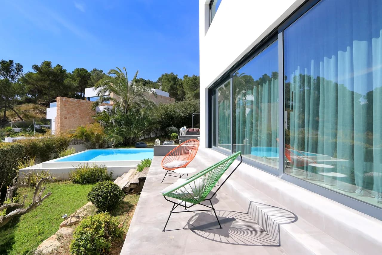 Beautiful Villa With Design-led Interiors and Stunning Pool Space Close to Ibiza Town photo 3