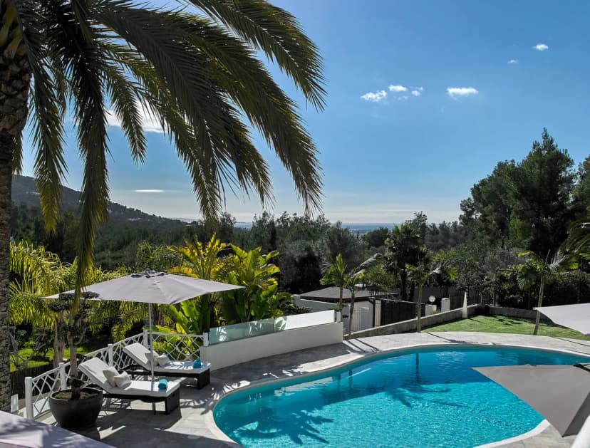 A hidden gem located in Ca Na Negreta, 5 minutes from Ibiza and the Marina Botafoch.