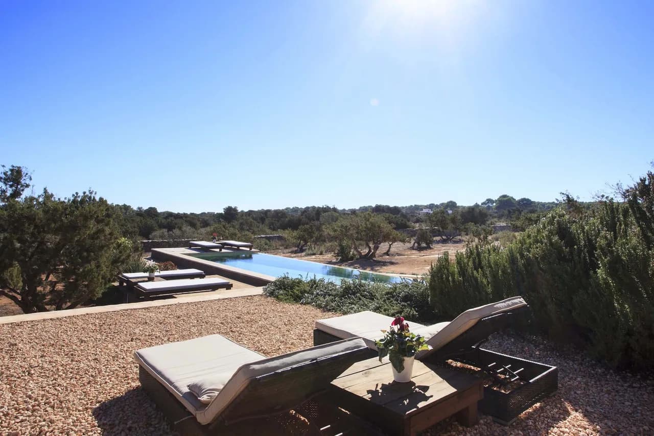 Bright family-friendly 4-bedroom villa located in the heart of Formentera_2 photo 3