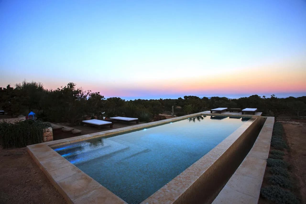 Bright family-friendly 4-bedroom villa located in the heart of Formentera_2 photo 4
