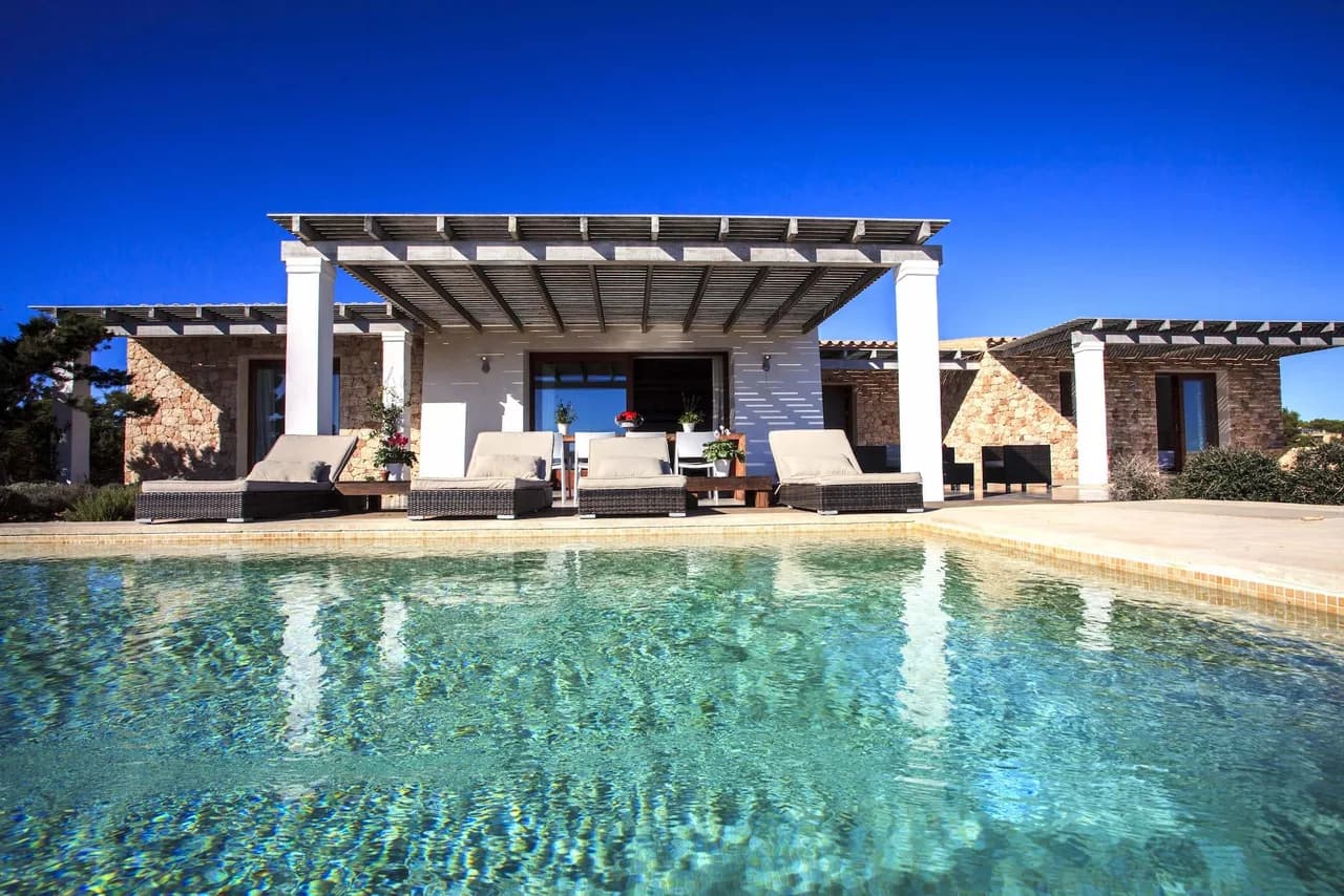 Bright family-friendly 4-bedroom villa located in the heart of Formentera_3 photo 2