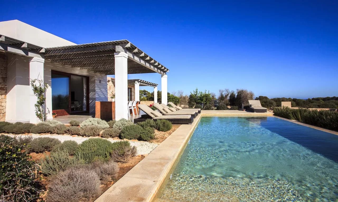 Bright family-friendly 4-bedroom villa located in the heart of Formentera_3 photo 3