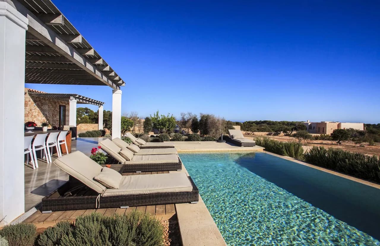 Bright family-friendly 4-bedroom villa located in the heart of Formentera_3 photo 4