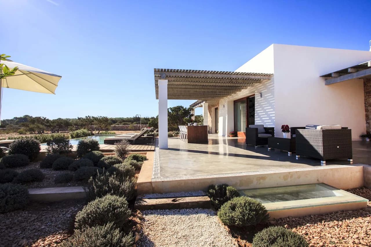 Bright family-friendly 4-bedroom villa located in the heart of Formentera_3 photo 5