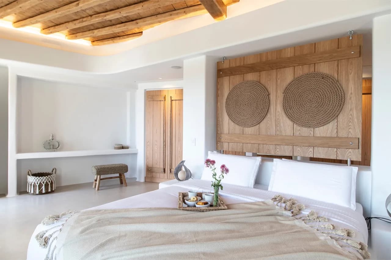 Perfect Combination of Traditional Cycladic Architecture and Modern Luxury photo 2
