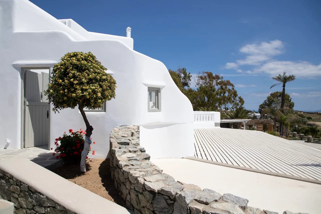 Perfect Combination of Traditional Cycladic Architecture and Modern Luxury photo 5