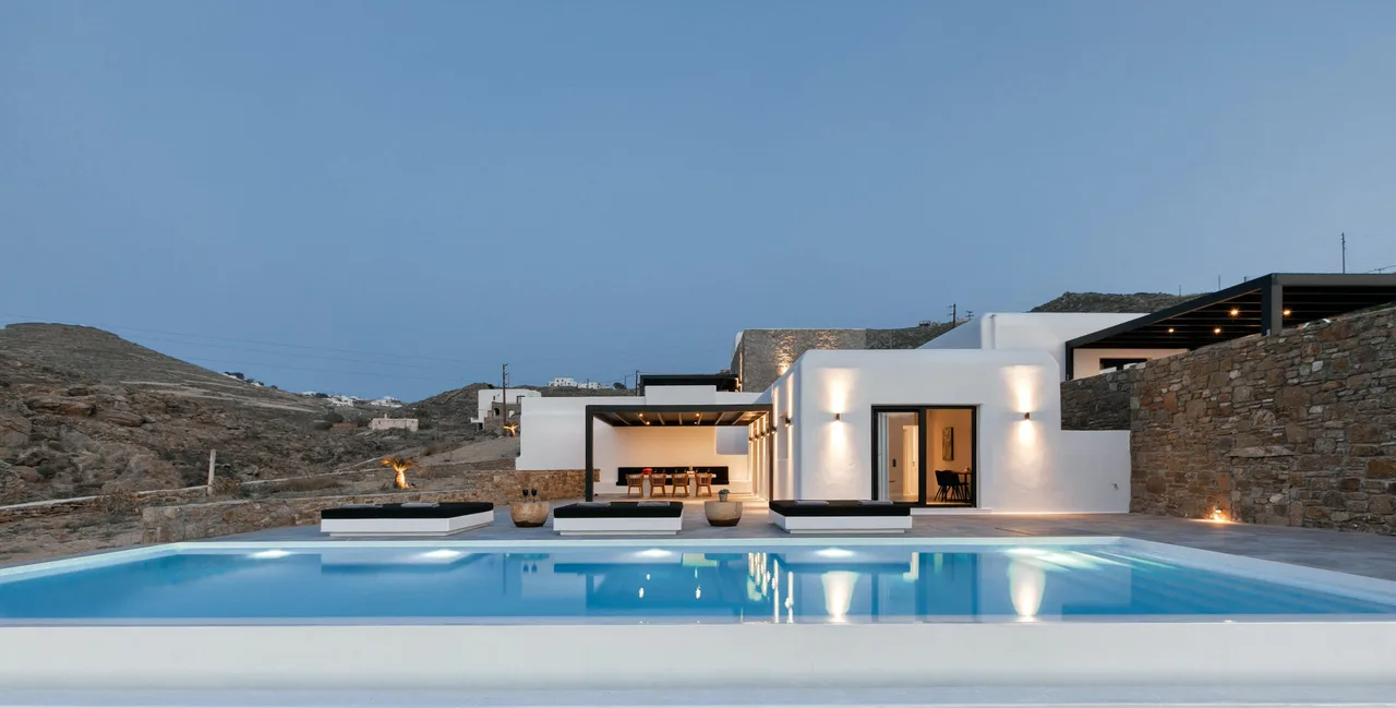 Charming Three Bedroom Villa Located in the Countryside photo 2