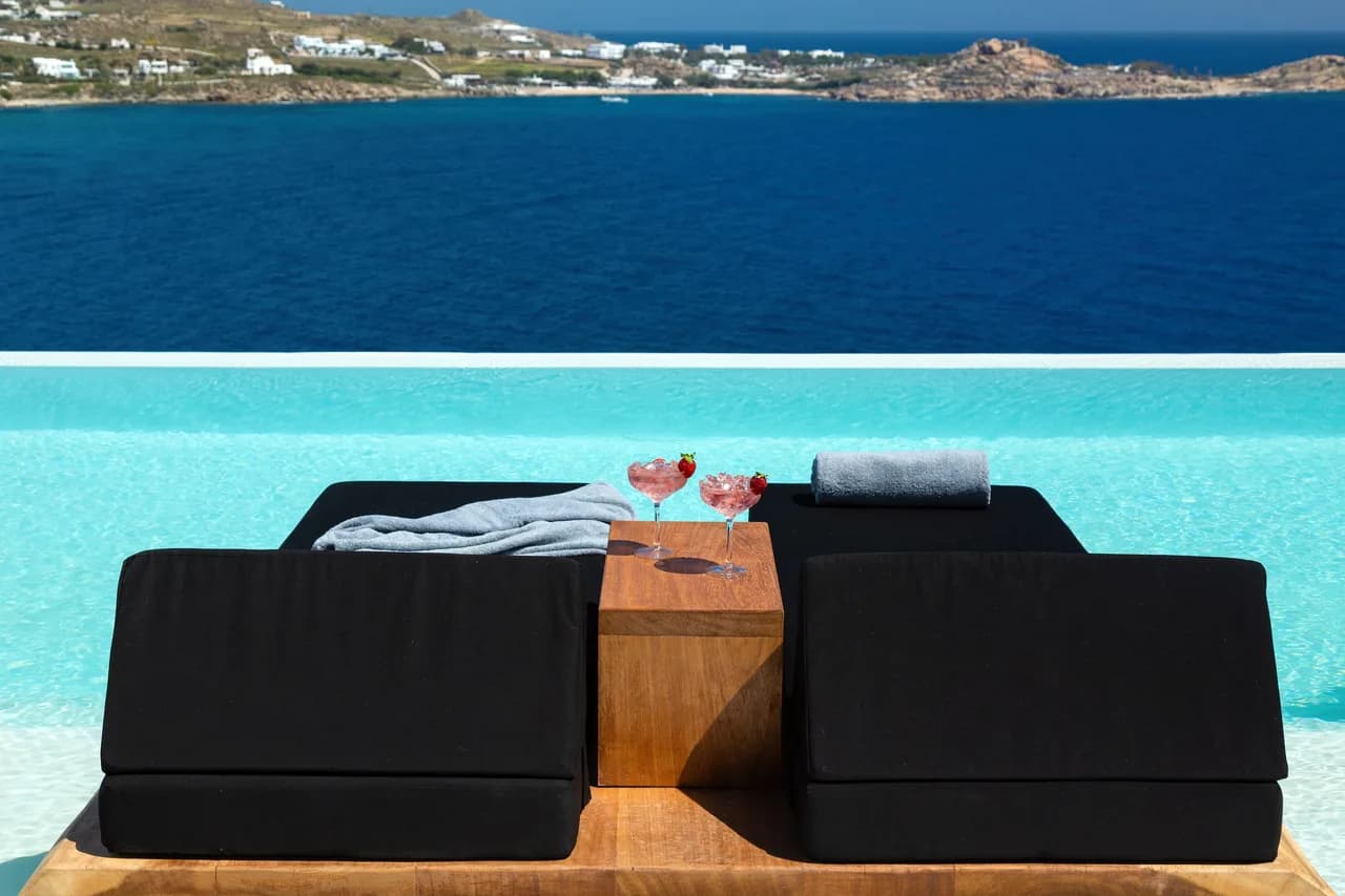 An exquisite villa with alfresco areas which are a sight to behold photo 3