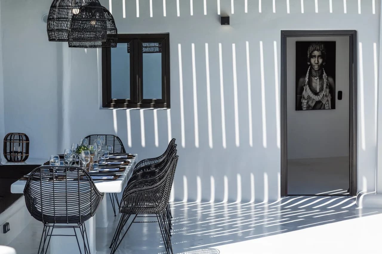 An exquisite villa with alfresco areas which are a sight to behold photo 5