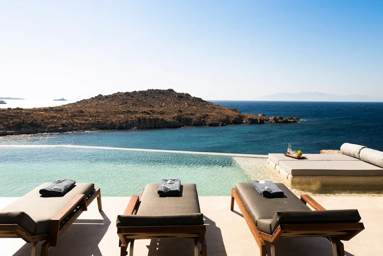 A Truly Private Seafront Home in Aleomandra photo 5