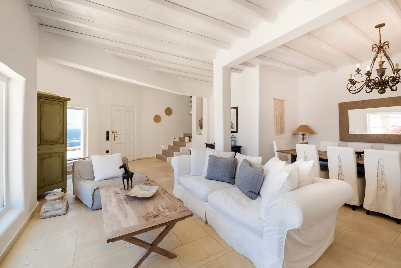 Stunning Cycladic Retreat with Aegean Vistas photo 2