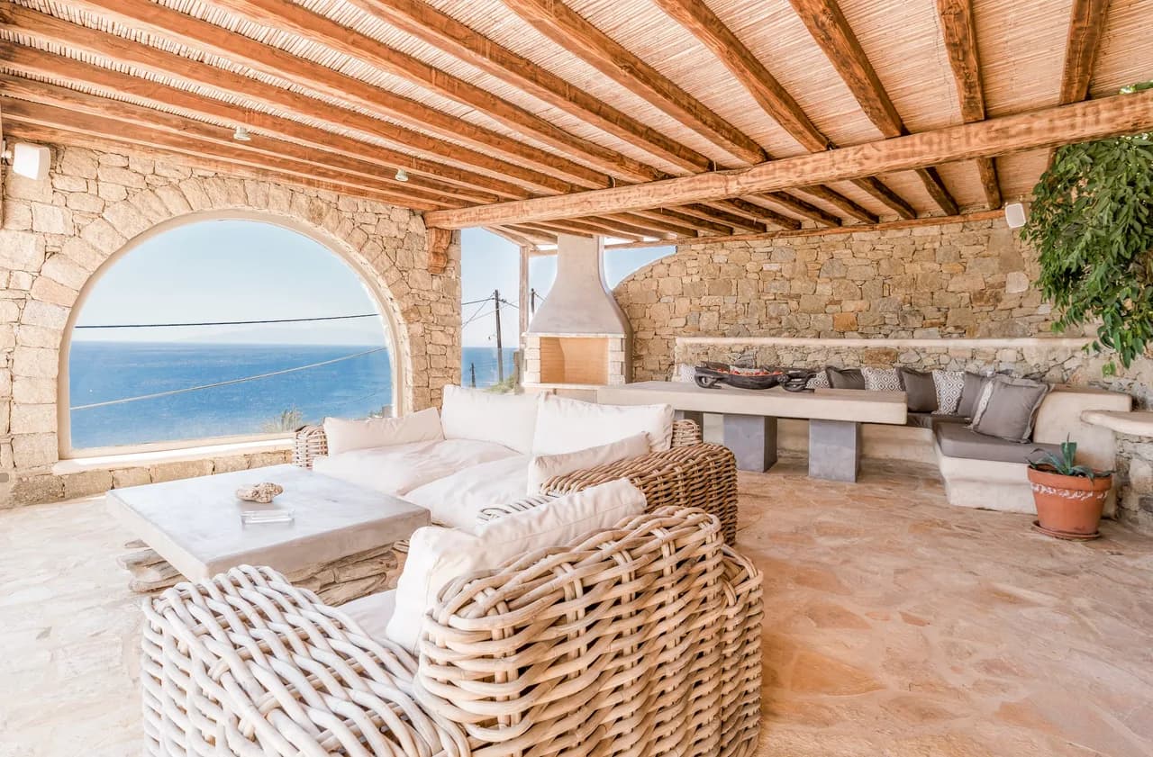 Stunning Cycladic Retreat with Aegean Vistas photo 5