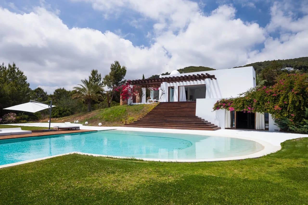 A Gaudi-influenced villa in lush gardens, with sea views to Las Salinas and Formentera photo 4