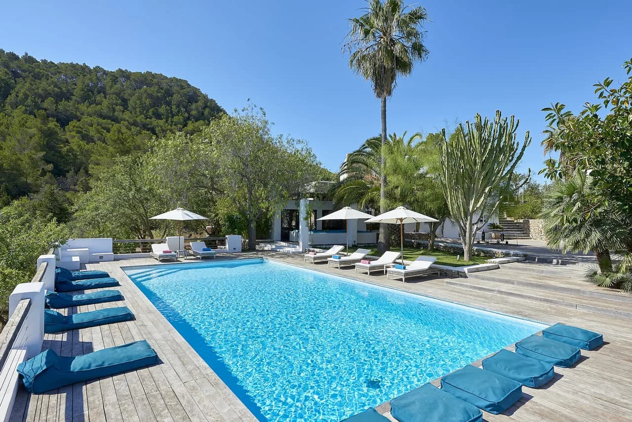 Idyllic villa in a traditional Ibicenco style in a glorious rural location photo 2