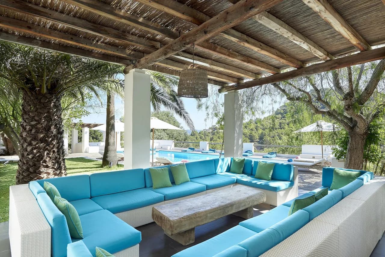 Idyllic villa in a traditional Ibicenco style in a glorious rural location photo 4