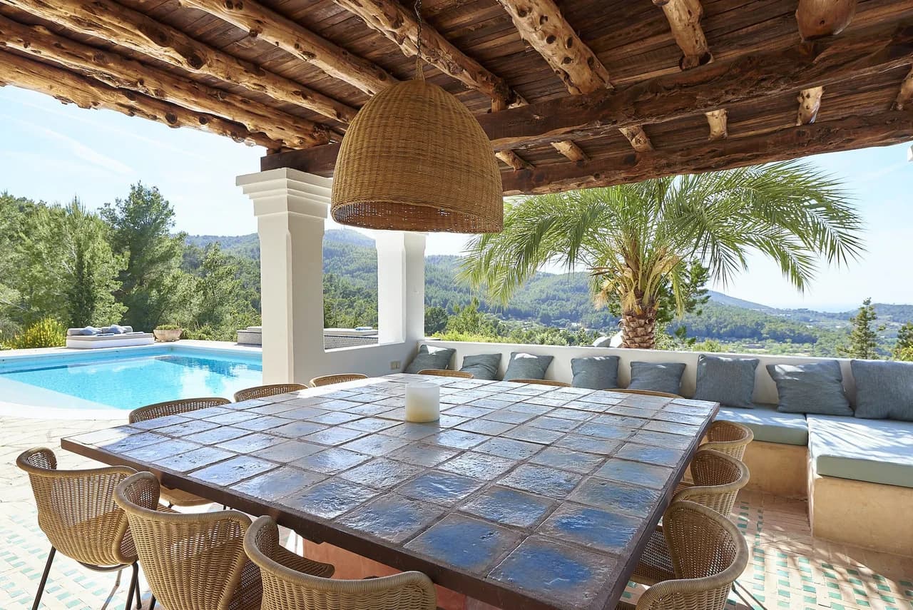 Luxurious finca, set high on a hillside with splendid sea views and views of surrounding hills photo 4