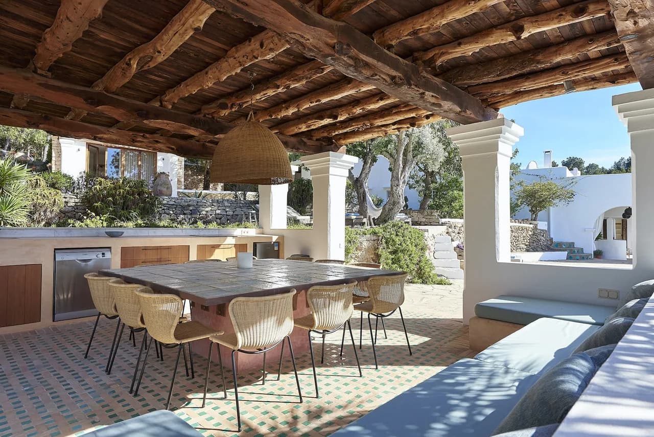 Luxurious finca, set high on a hillside with splendid sea views and views of surrounding hills photo 5