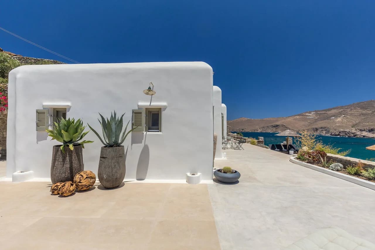 A Beautiful Beachfront Property Right Above The Golden Sandy  Beach Of Ftelia photo 2