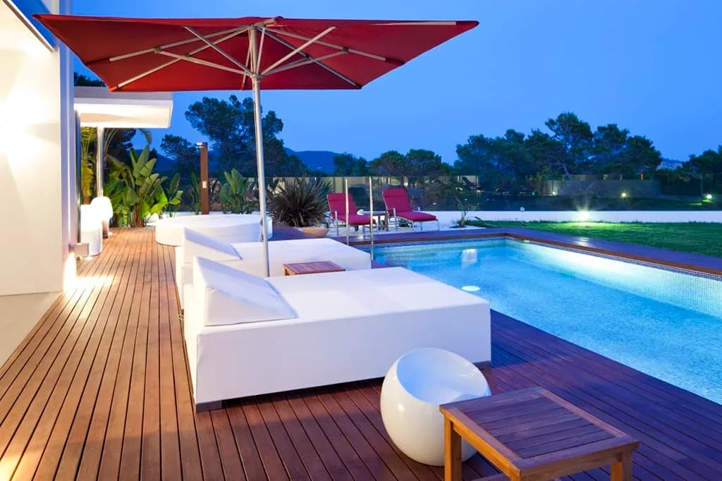 Spacious modern villa in an ever-popular location photo 5